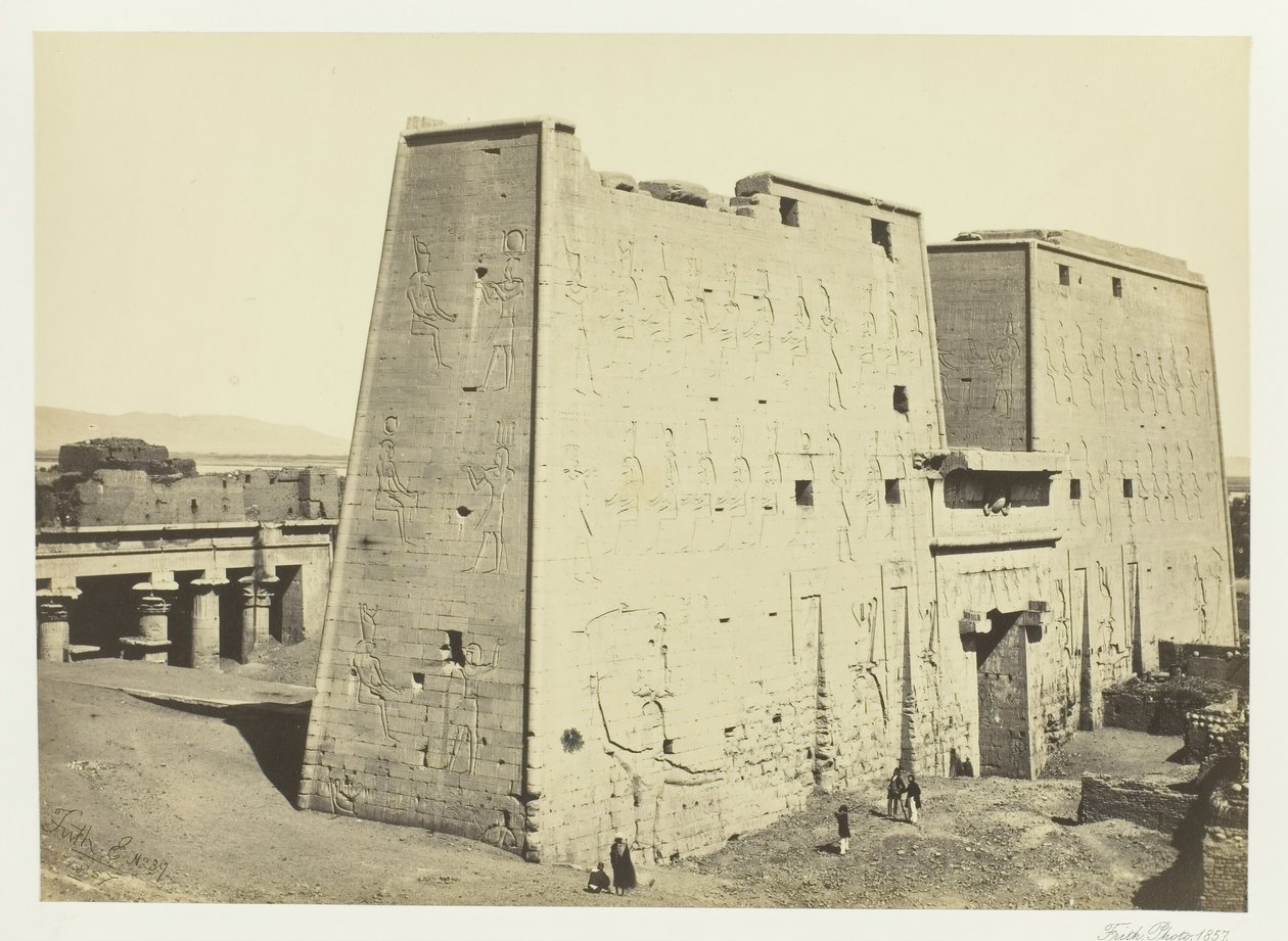 الصرح العظيم بإدفو ، صعيد مصر ، 1857. بواسطة فرانسيس فريث