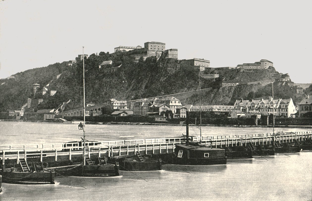حصن Ehrenbreitstein على نهر الراين ، ألمانيا ، 1895. بواسطة فريث وشركاه