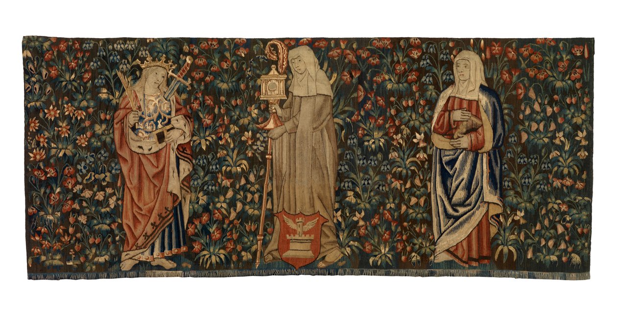 نسيج Mille fleurs، واجهة المذبح، يصور ثلاثة قديسين، القديسة آن، وسانت كلير، والقديسة أوفيميا، صنع في عام 1500 تقريبًا، فرنسي أو فلمنكي (صوف) بواسطة المدرسة الفرنسية الفلمنكية