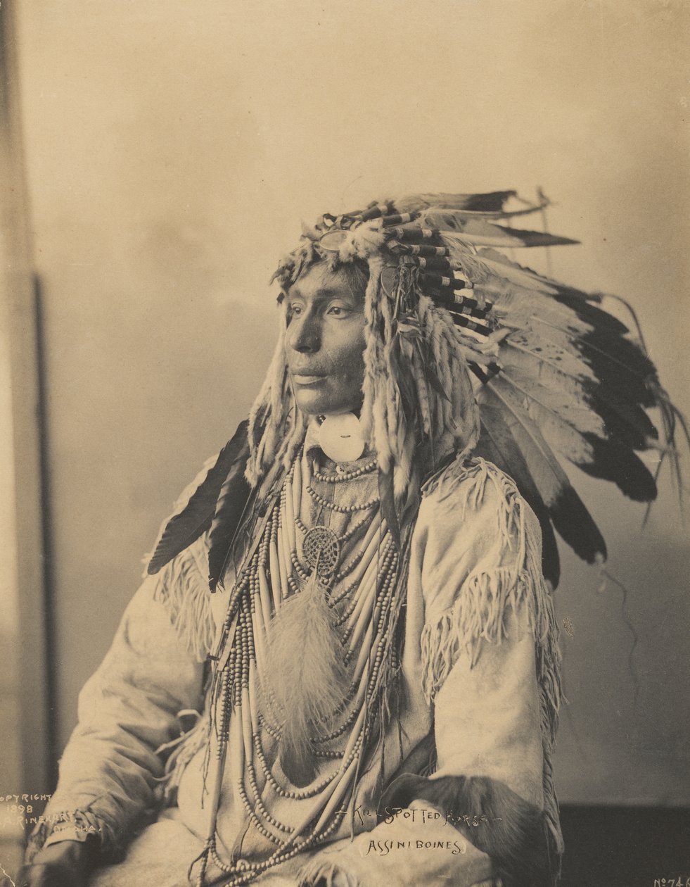 Kill Spotted Horse ، Assiniboines ، 1898 (طباعة بالاديوم بلاتينيوم) بواسطة فرانك ألبرت رينهارت