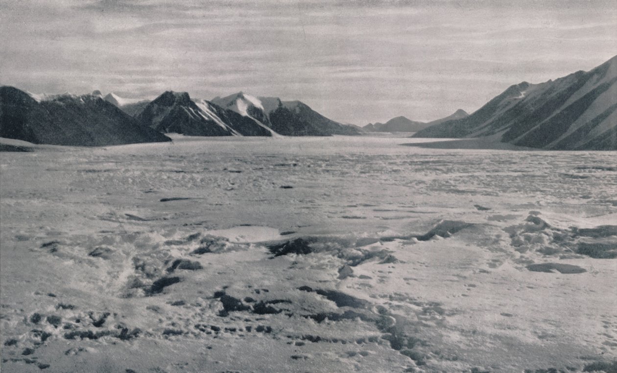 وادي منفذ جليدي مليء بالثلج ، c1911 ، 1913 بواسطة فرانك دبنهام
