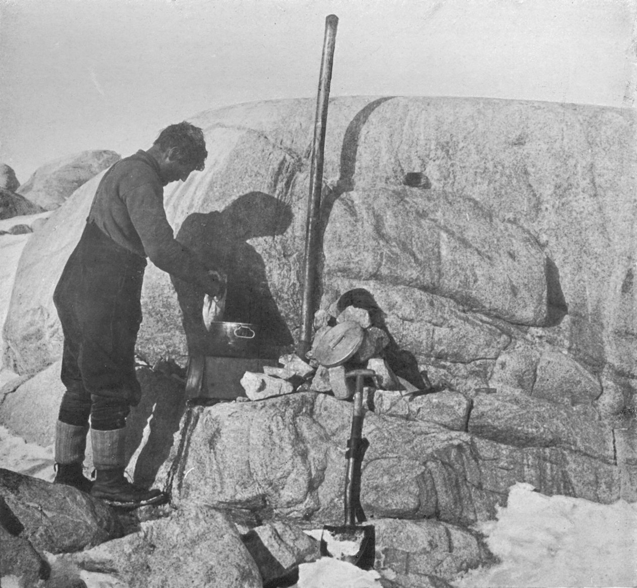 فوردي الطبخ الختم-القلي على موقد دهن في كيب روبرتس ، c1911 ، 1913 بواسطة فرانك دبنهام