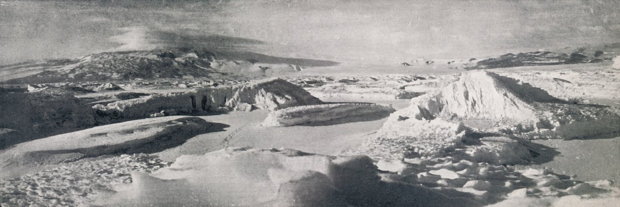 نهر Koettlitz الجليدي السفلي ، يظهر تأثير ذوبان الماء ، c1911 ، 1913 بواسطة فرانك دبنهام