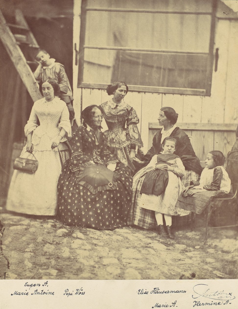 [صورة جماعية لأربع نساء وثلاثة أطفال] ، 1850 - 60. بواسطة فرانز انطوان