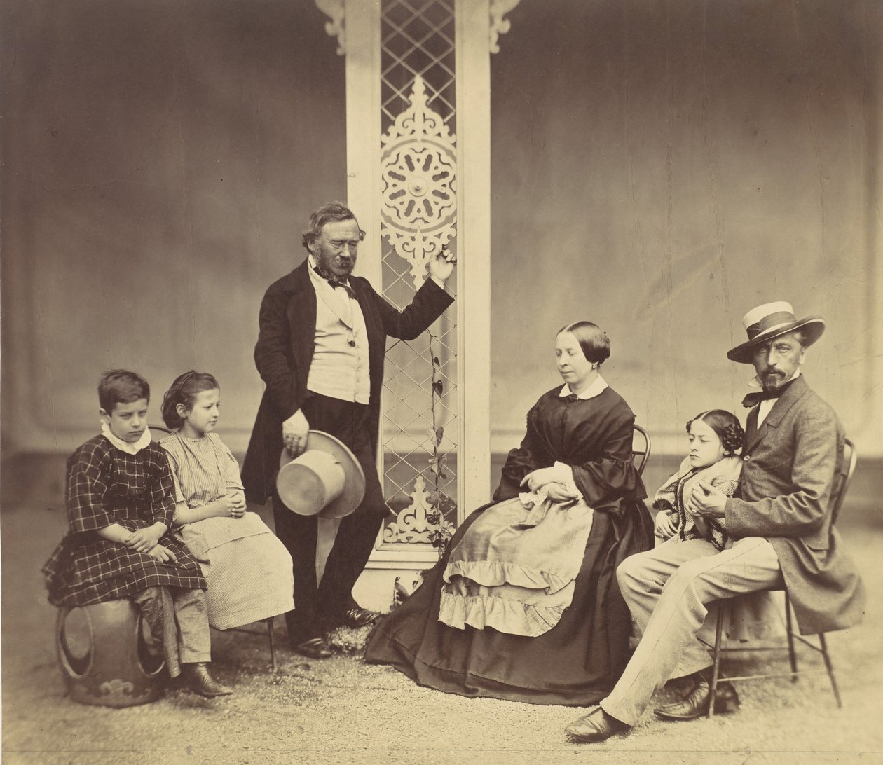 [صورة جماعية لستة أشخاص] ، 1850 - 60. بواسطة فرانز انطوان