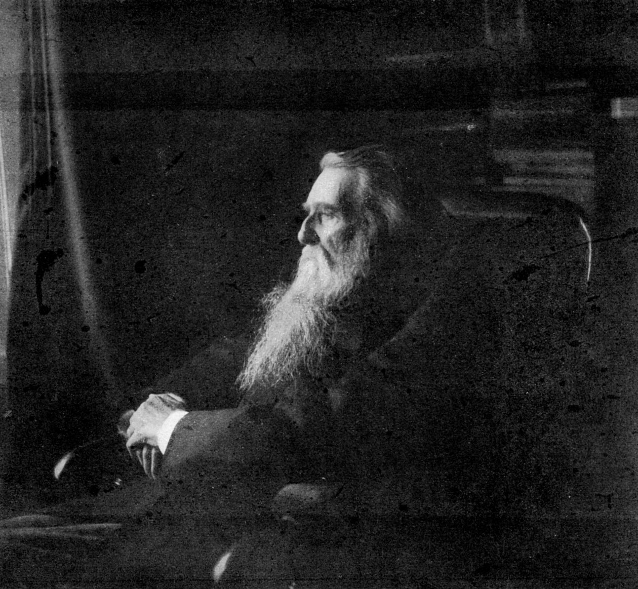جون روسكين ، فنان بريطاني ، مؤلف وناقد ومفكر اجتماعي ، 1900. بواسطة فريدريك هوليير