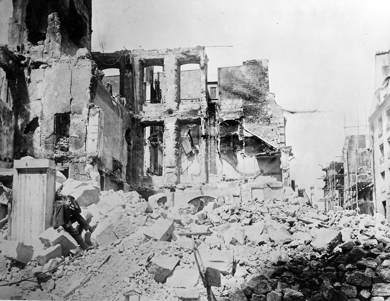 الدمار الناجم عن القوات البروسية خلال حصار باريس ، 1870 بواسطة مصور فرنسي