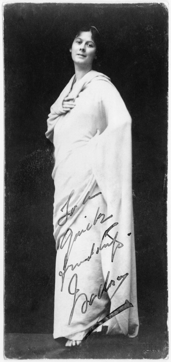 إيزادورا دنكان (1877-1927) بواسطة مصور فرنسي
