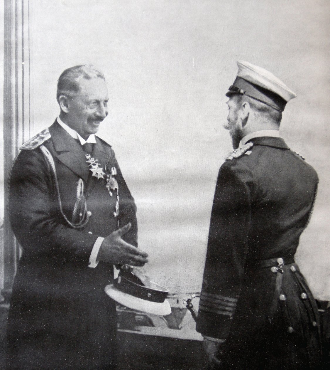 القيصر فيلهلم الثاني والقيصر نيقولا الثاني ، 1914 بواسطة مصور فرنسي