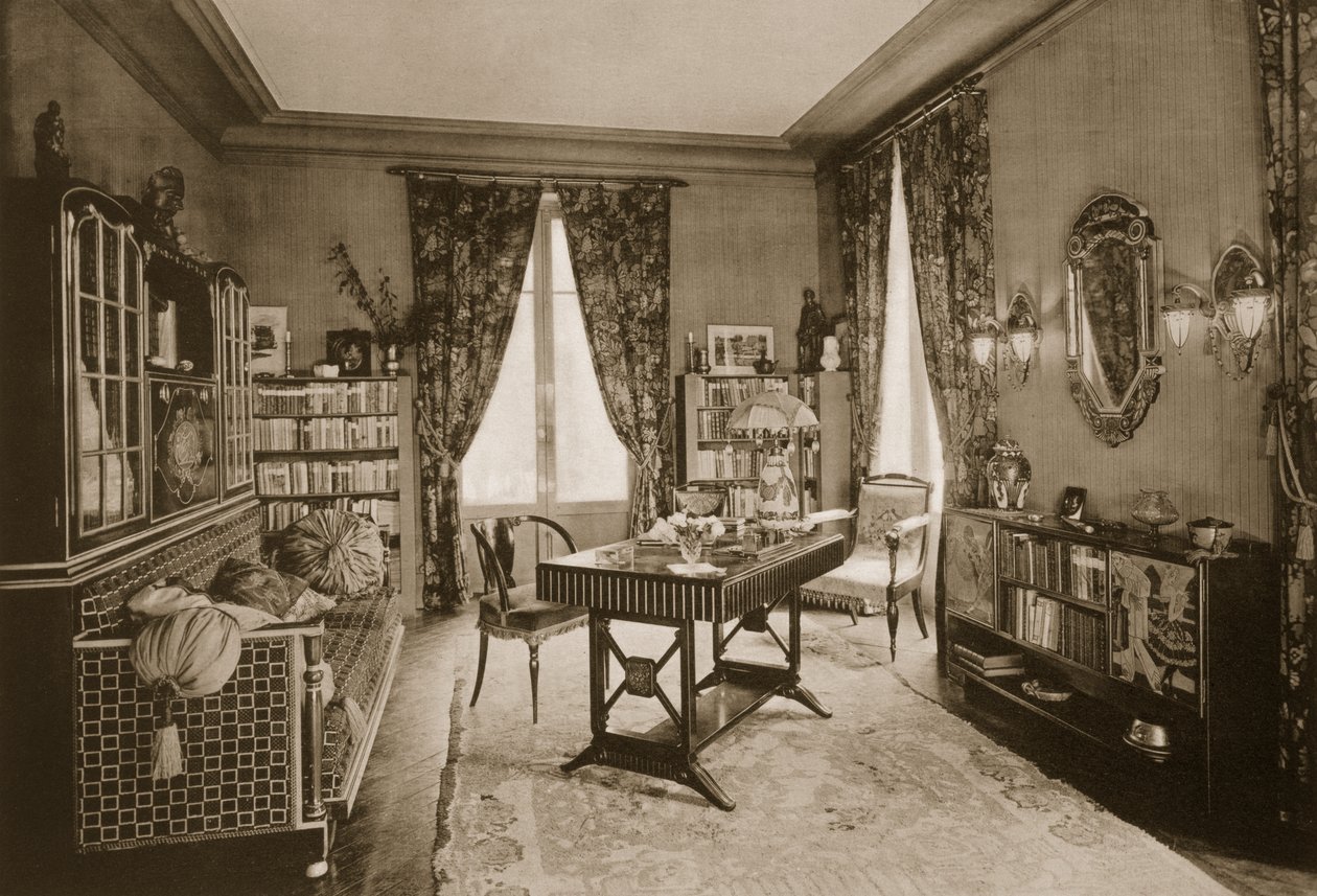 صالة صممها P. Lahalle and G.Levard ، اللوحة 21 من Ensembles Choisis ، تم نشرها عام 1930 بواسطة مصور فرنسي