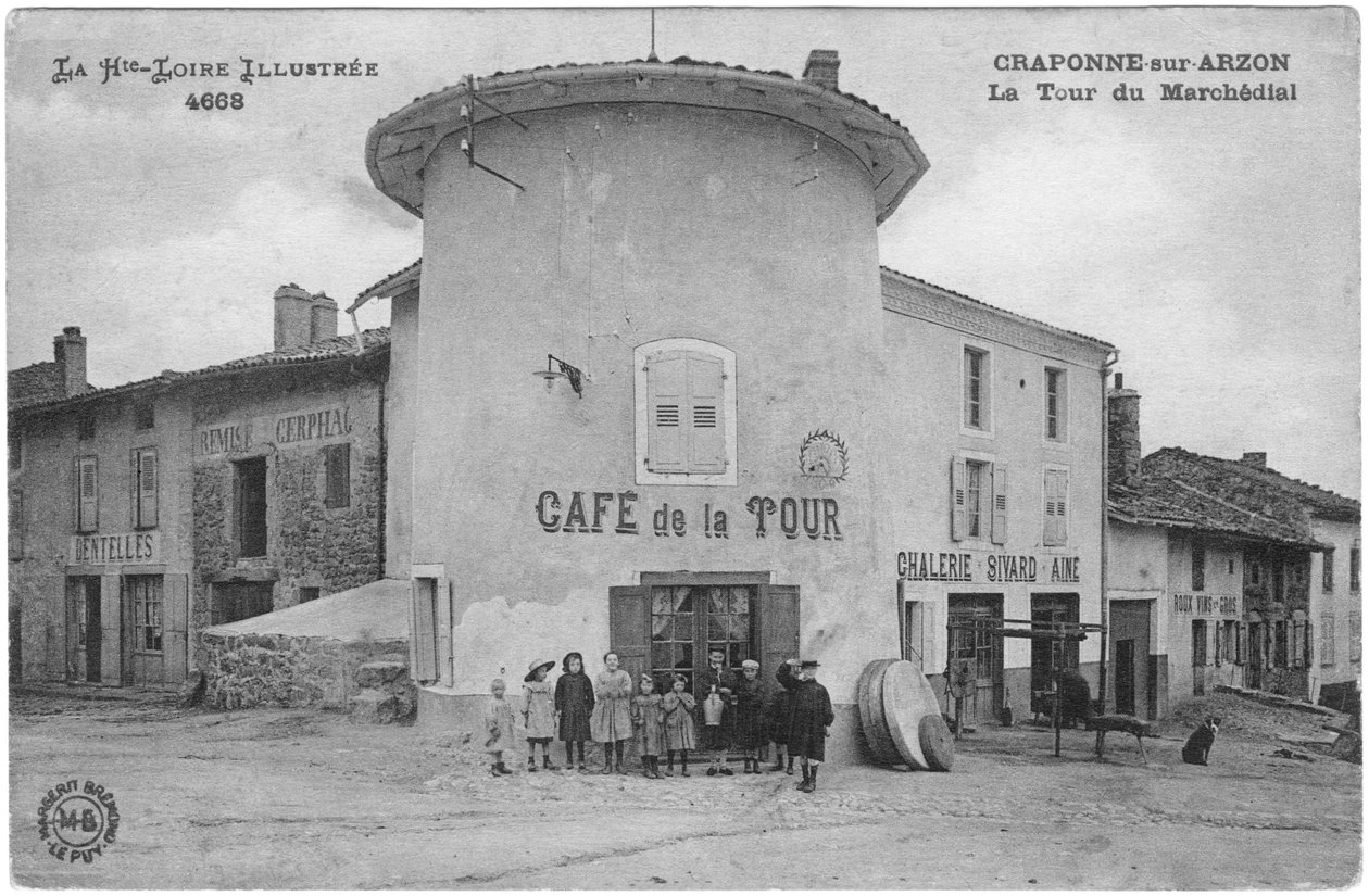 برج Marchedial في Craponne-sur-Arzon ، أوائل القرن العشرين بواسطة مصور فرنسي