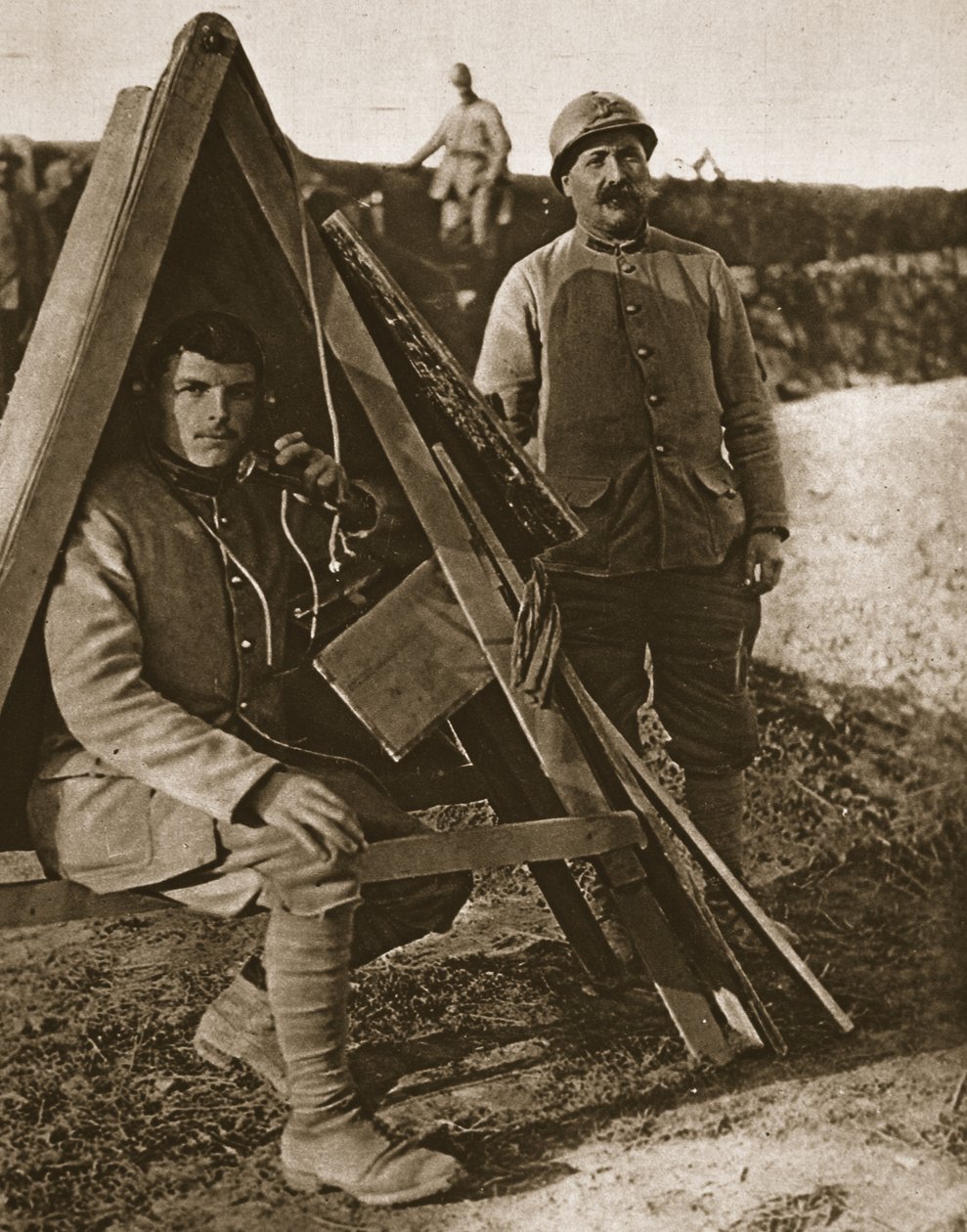 على الجبهة الفرنسية: مفيد ومبتكر ، توضيح من أخبار الحرب المصورة ، 17 يناير 1917 (صورة بني داكن) بواسطة مصور فرنسي