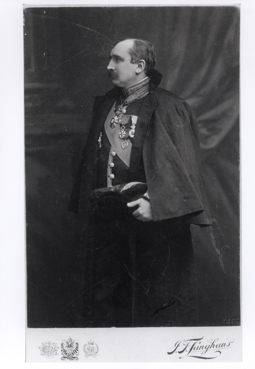بول كلوديل (1868-1955) في زي سفاره ، براغ ، c.1910-11 بواسطة مصور فرنسي