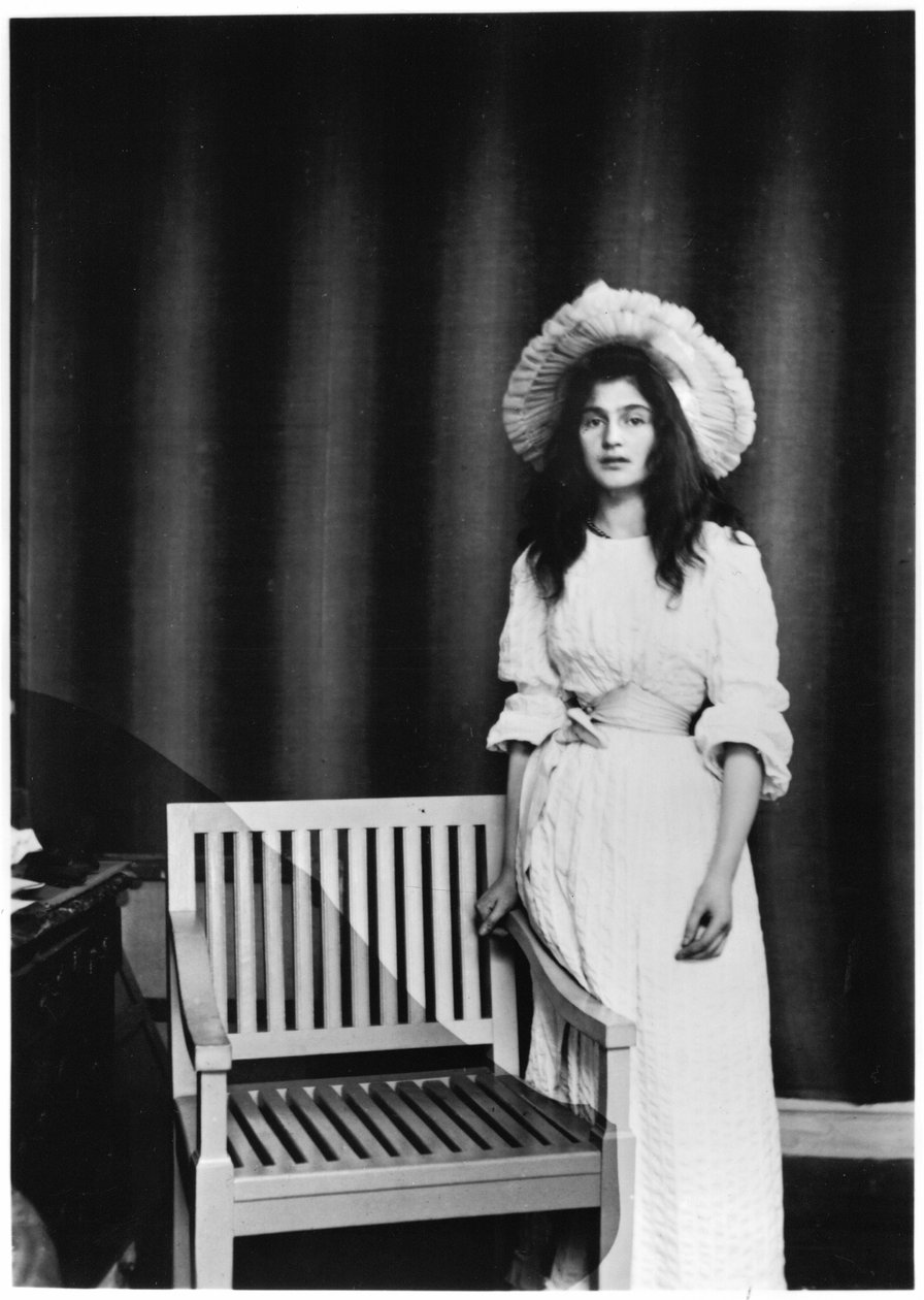 صورة لجولي مانيه عمرها 16 (1878-1966) 1894 بواسطة مصور فرنسي