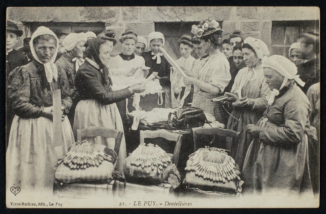 بطاقة بريدية تصور أجهزة الليزر في Le Puy ، c.1900 بواسطة مصور فرنسي