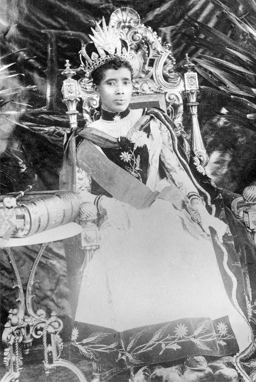 الملكة رافانالونا الثالث ، حوالي عام 1890 (صورة) بواسطة مصور فرنسي