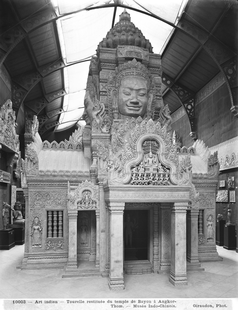 برج أعيد بناؤه ، معبد بايون في أنغكور ثوم ، c.1912 بواسطة مصور فرنسي