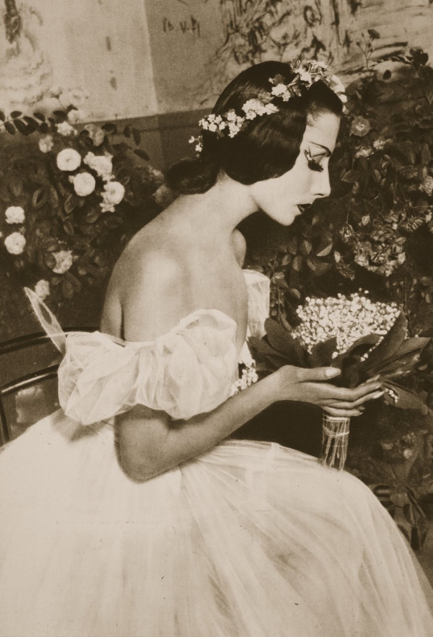 تمارا تومانوفا في Les Sylphides ، من Grand Ballet de Monte-Carlo ، 1949 (التصوير الفوتوغرافي) بواسطة مصور فرنسي