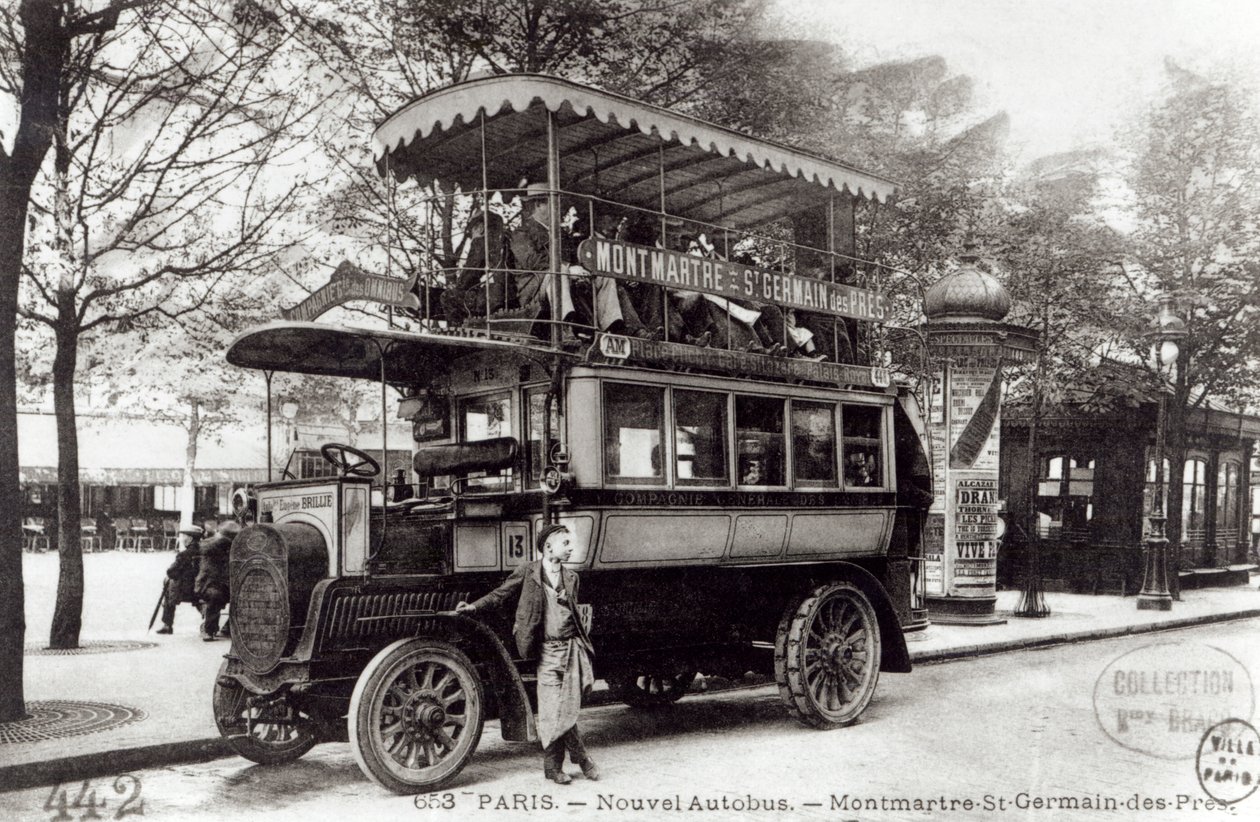 الأتوبيس الجديد في باريس. 1906 بواسطة مصور فرنسي