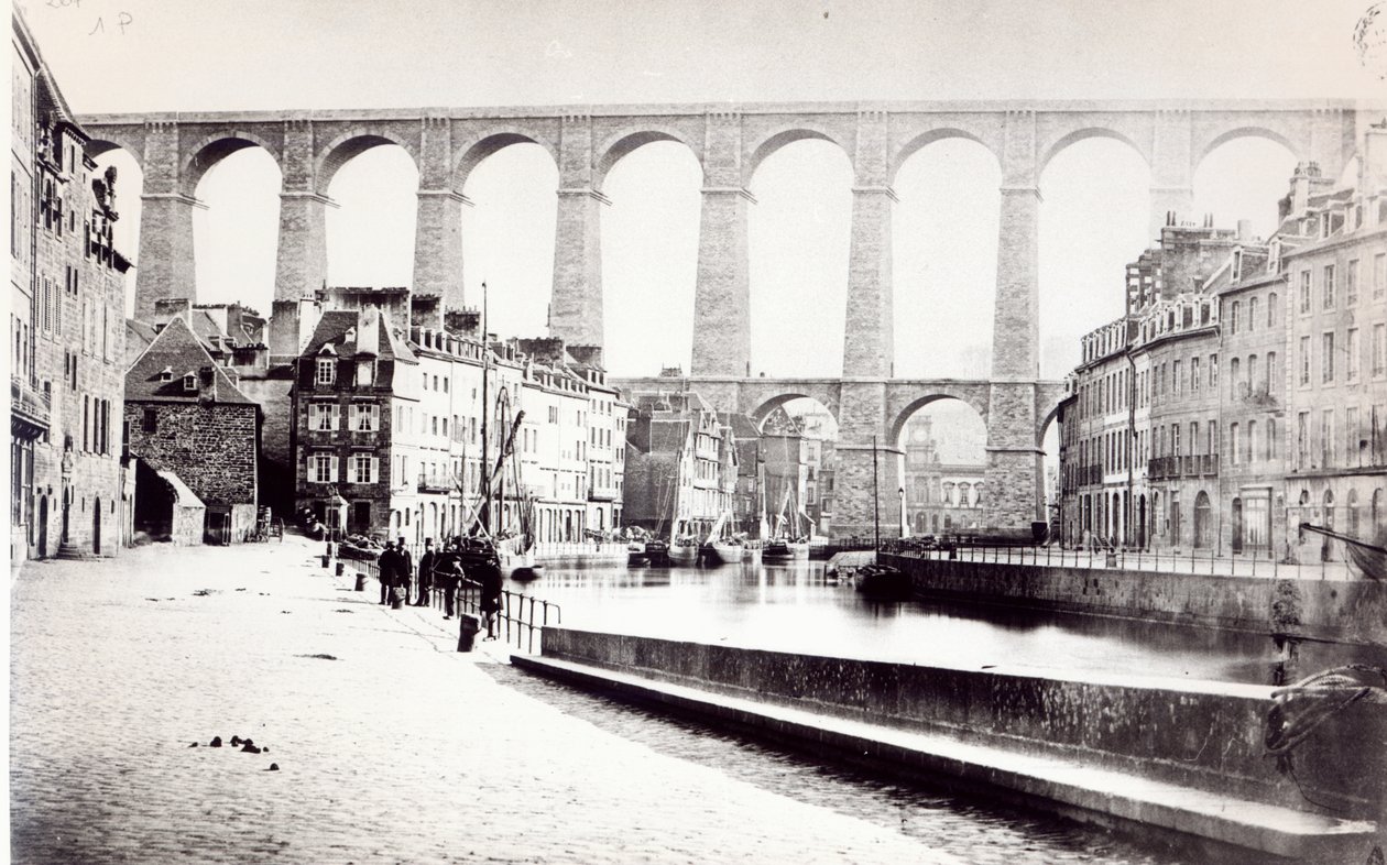 الجسر في Morlaix ، c.1880 بواسطة مصور فرنسي
