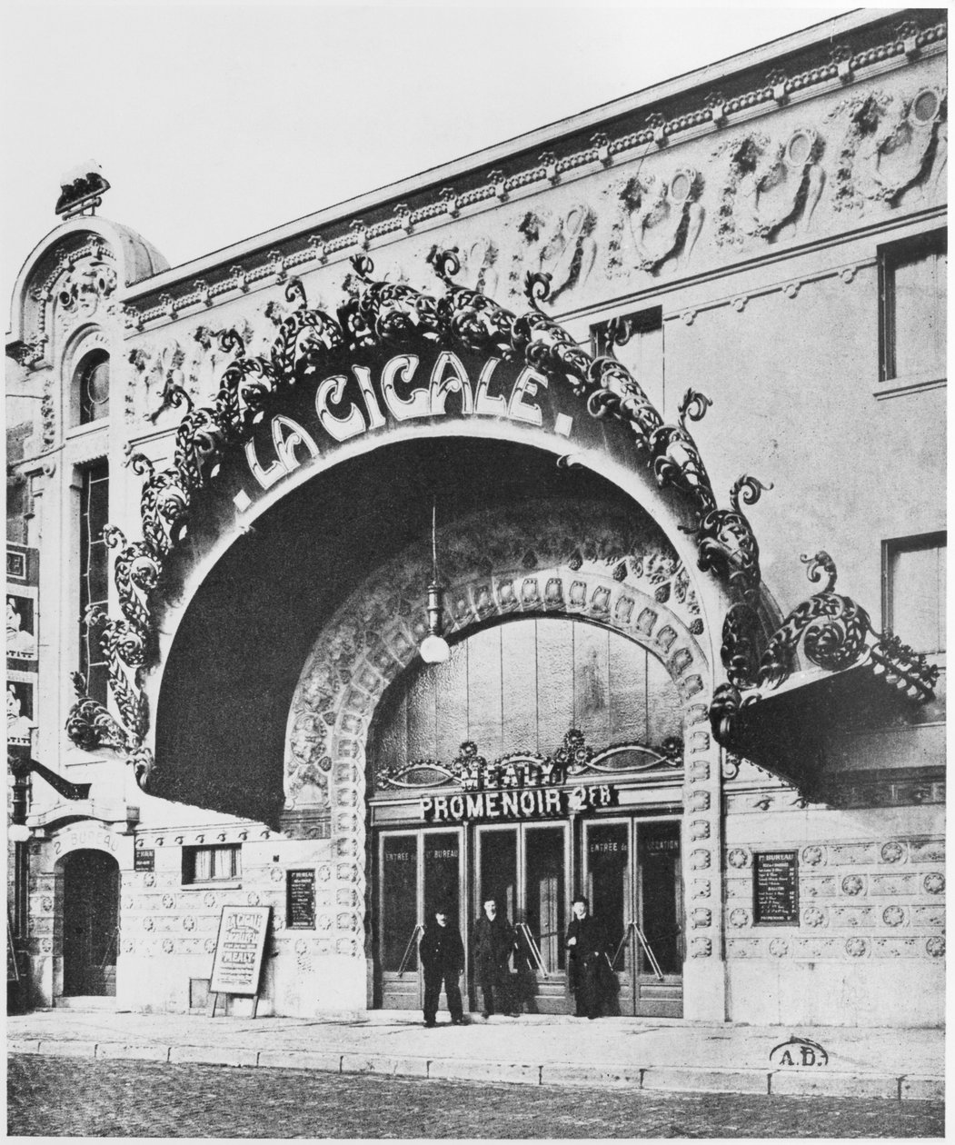 مسرح La Cigale، 120 Boulevard Rochechouart، Paris، c.1900 بواسطة مصور فرنسي