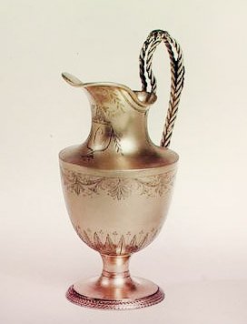 إبريق كريم ، مزين بأوراق رسمية وزهر العسل ، باريس ، c.1800 (الفضة المذهبة) بواسطة المدرسة الفرنسية