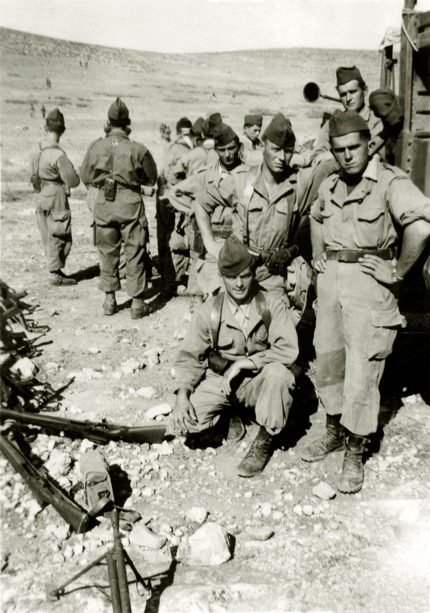 الحرب الجزائرية: جنود فرنسيون شبان في منطقة جبل 1960 1960 بواسطة مصور فرنسي