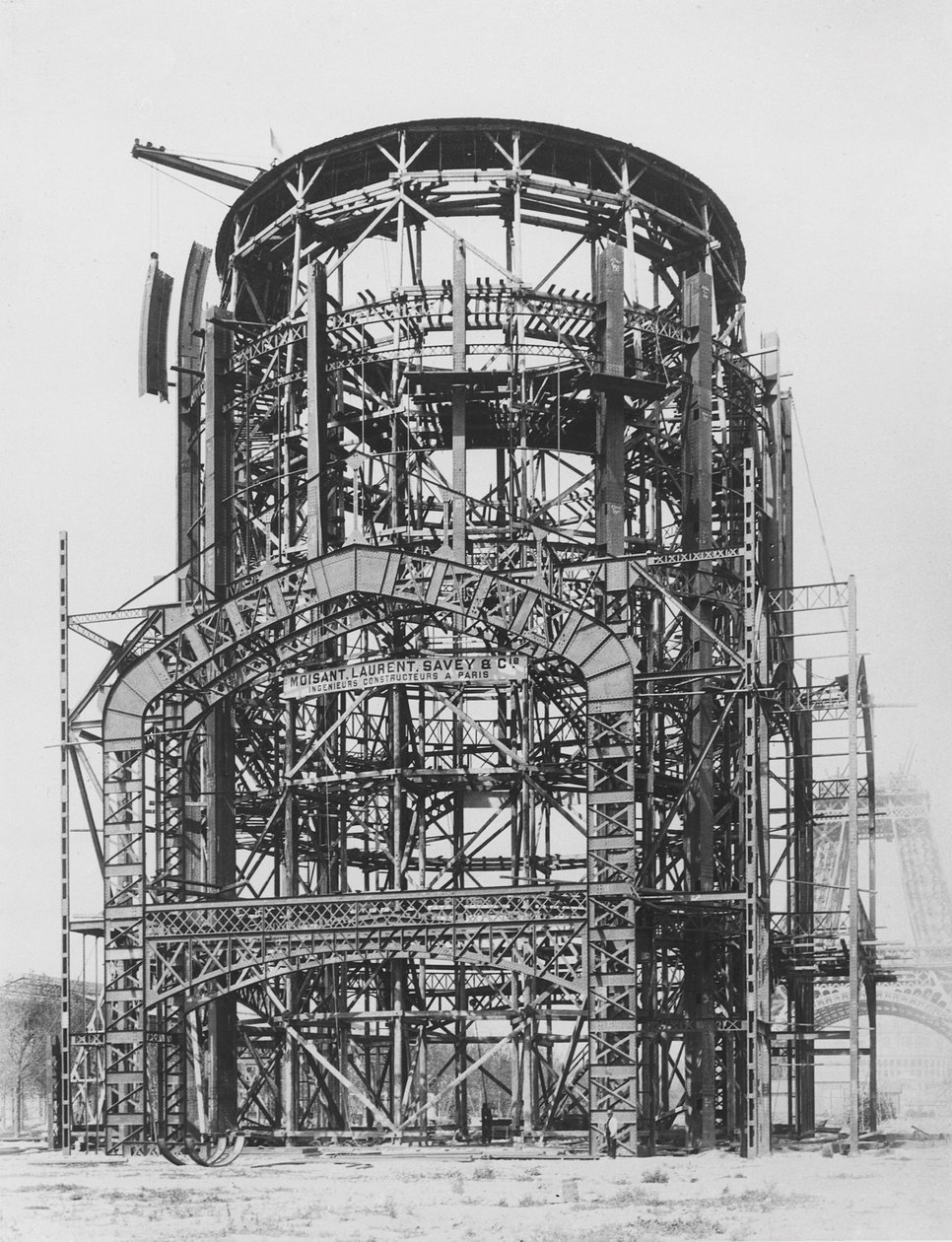 بناء Grand Dome Central للمعرض العالمي ، باريس ، 1888 بواسطة مصور فرنسي