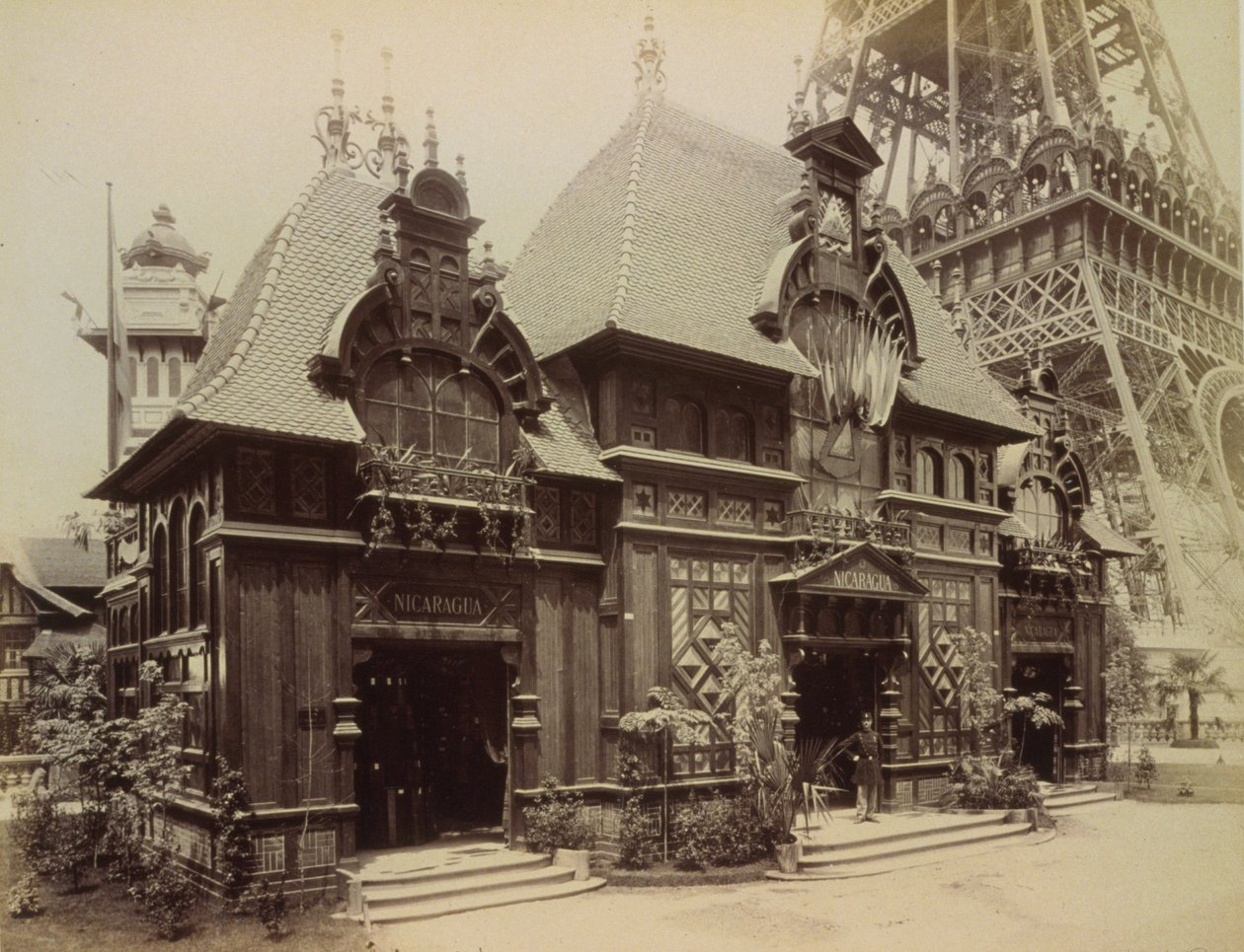 جناح نيكاراغوا في معرض باريس عام 1889 (صورة) بواسطة مصور فرنسي