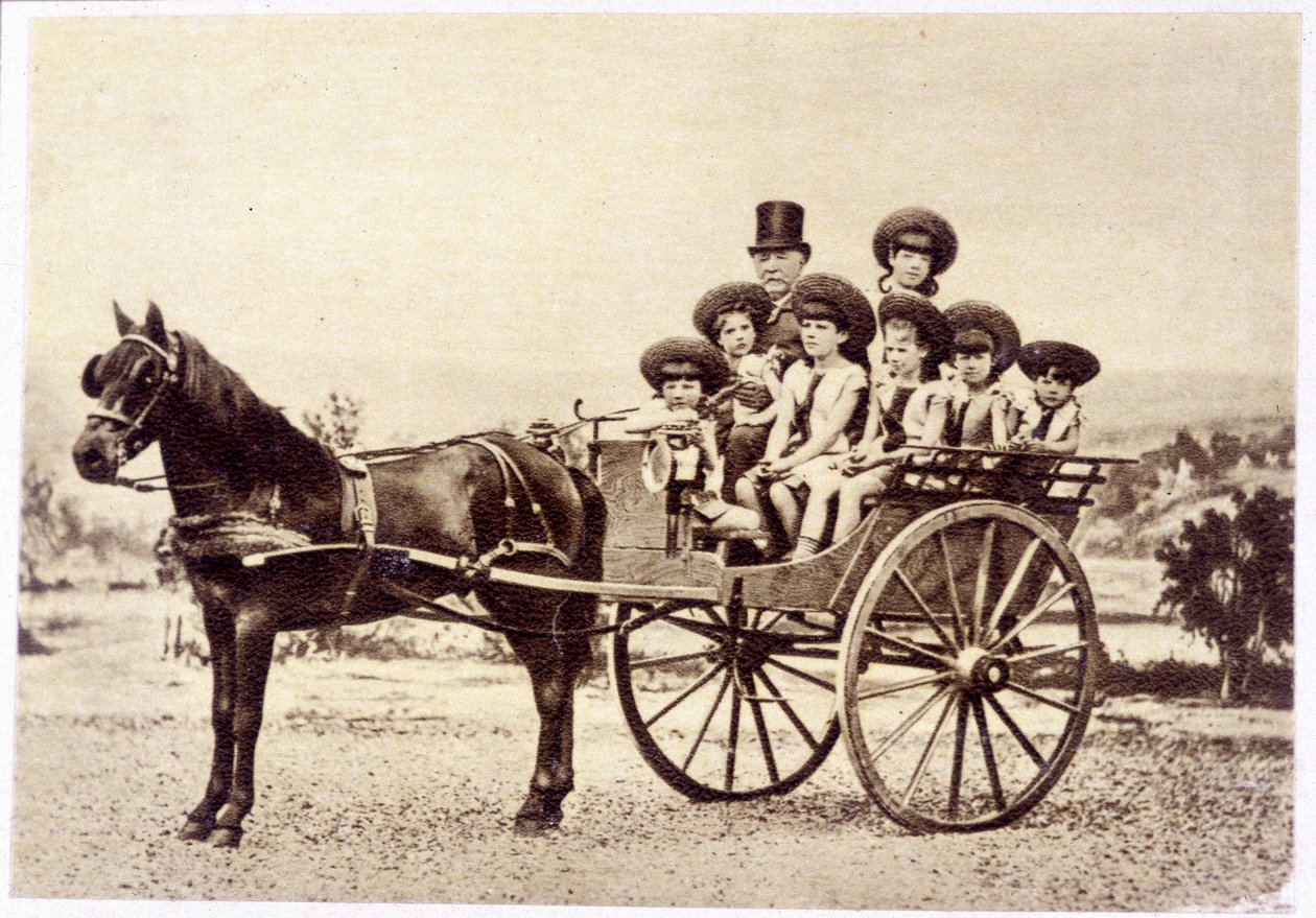 صورة لفرديناند دي ليسبس (1805 - 1894) وأحفاده بواسطة مصور فرنسي