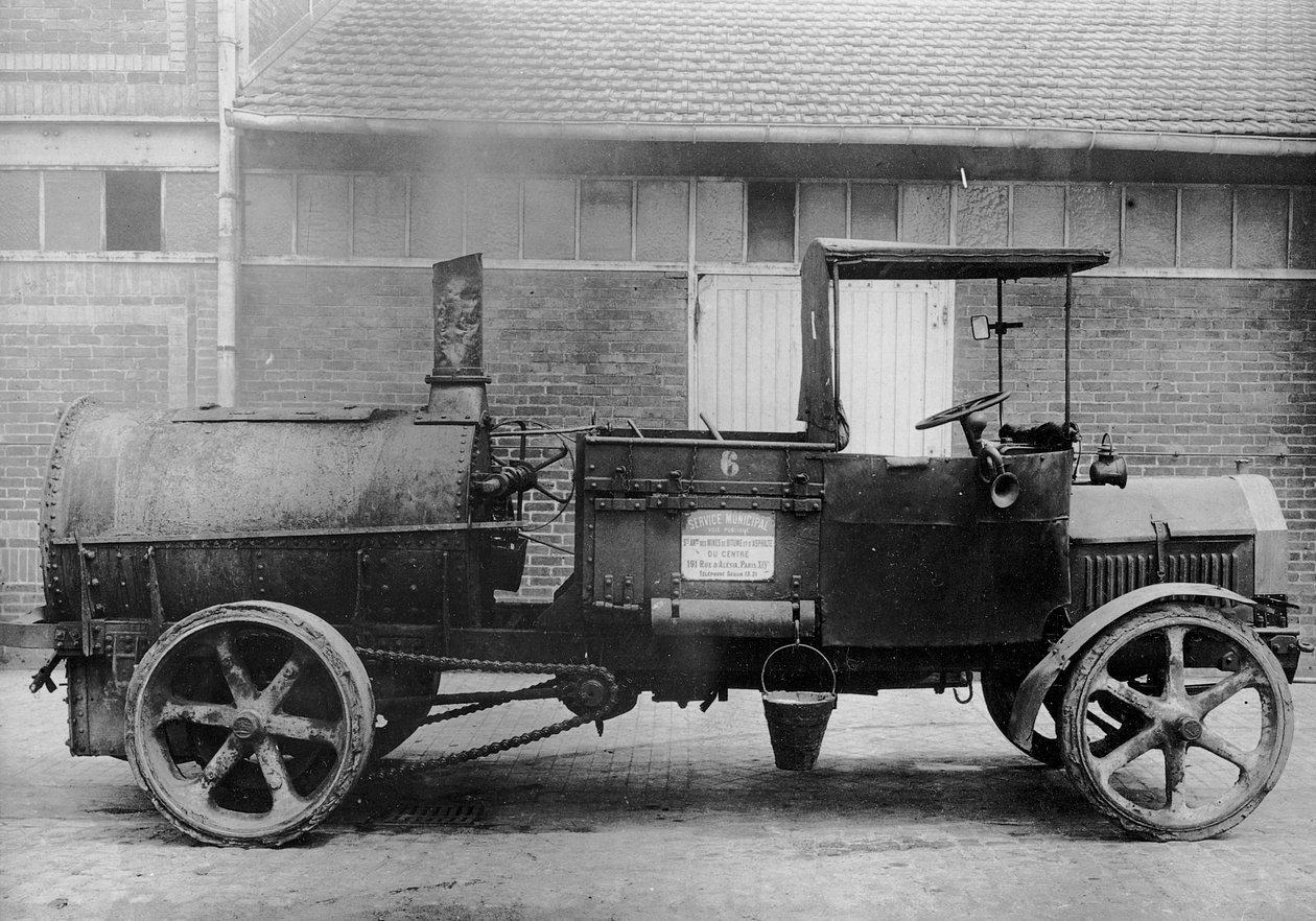 Tarring truck ، c.1900 بواسطة مصور فرنسي