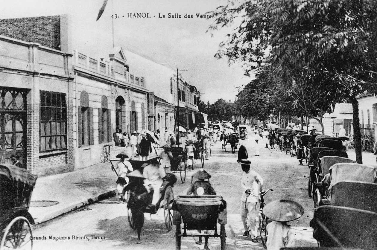 غرفة النوم في هانوي ، حوالي عام 1920 بواسطة مصور فرنسي