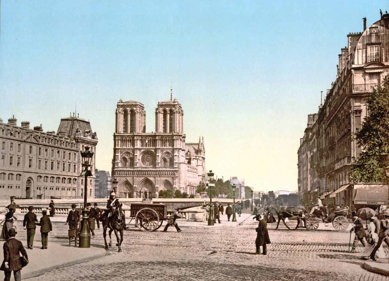 الواجهة الغربية لنوتردام ، وبونت سانت ميشيل ، باريس ، حانة. ج .1900 بواسطة مصور فرنسي