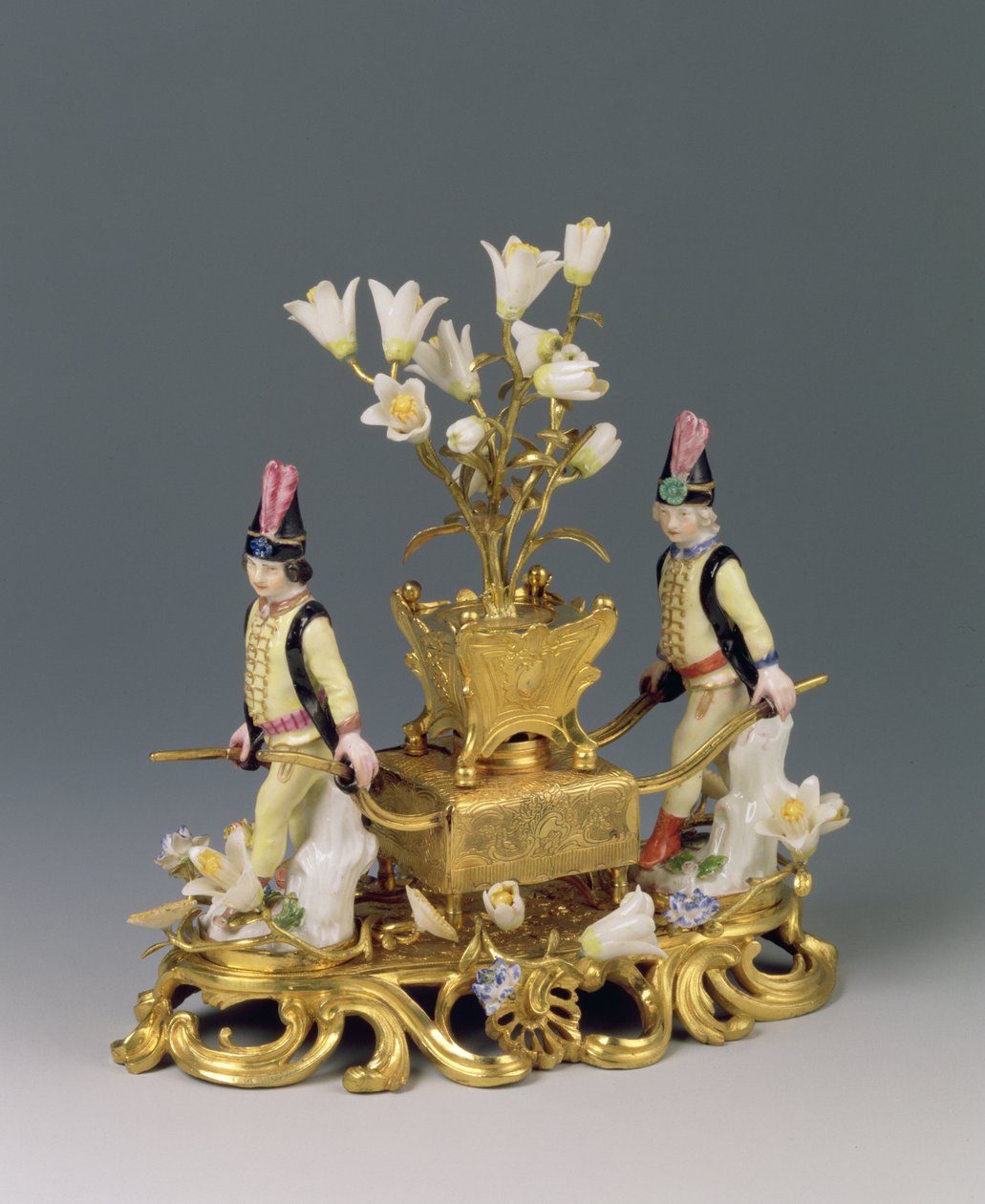 A Louis XV Perfume Burner، c.1745 (ormolu and porcelain) بواسطة المدرسة الفرنسية