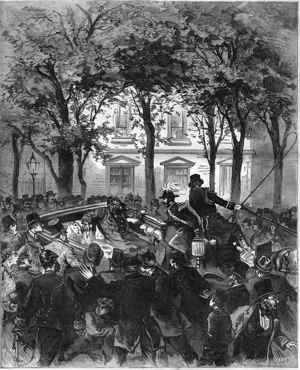 هجوم على الإمبراطور الألماني ويليام الثاني (1797-1888) ، برلين ، 2 يونيو 1878: أصيب الإمبراطور برصاصة أطلقها عالم الملاحم الألماني كارل نوبلنج. نقش في "" Le Monde Illustré "" رقم 1106 بتاريخ 8 يونيو 1878. بواسطة المدرسة الفرنسية