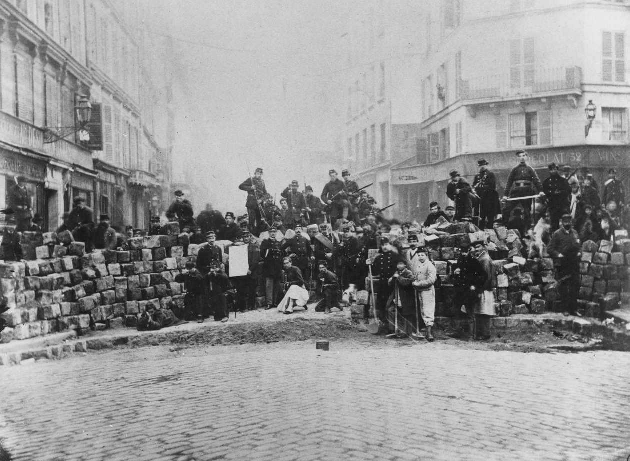 حاجز عند مدخل معبد فوبورج دو ، باريس ، خلال الكومونة ، 18 مارس 1871 بواسطة المدرسة الفرنسية