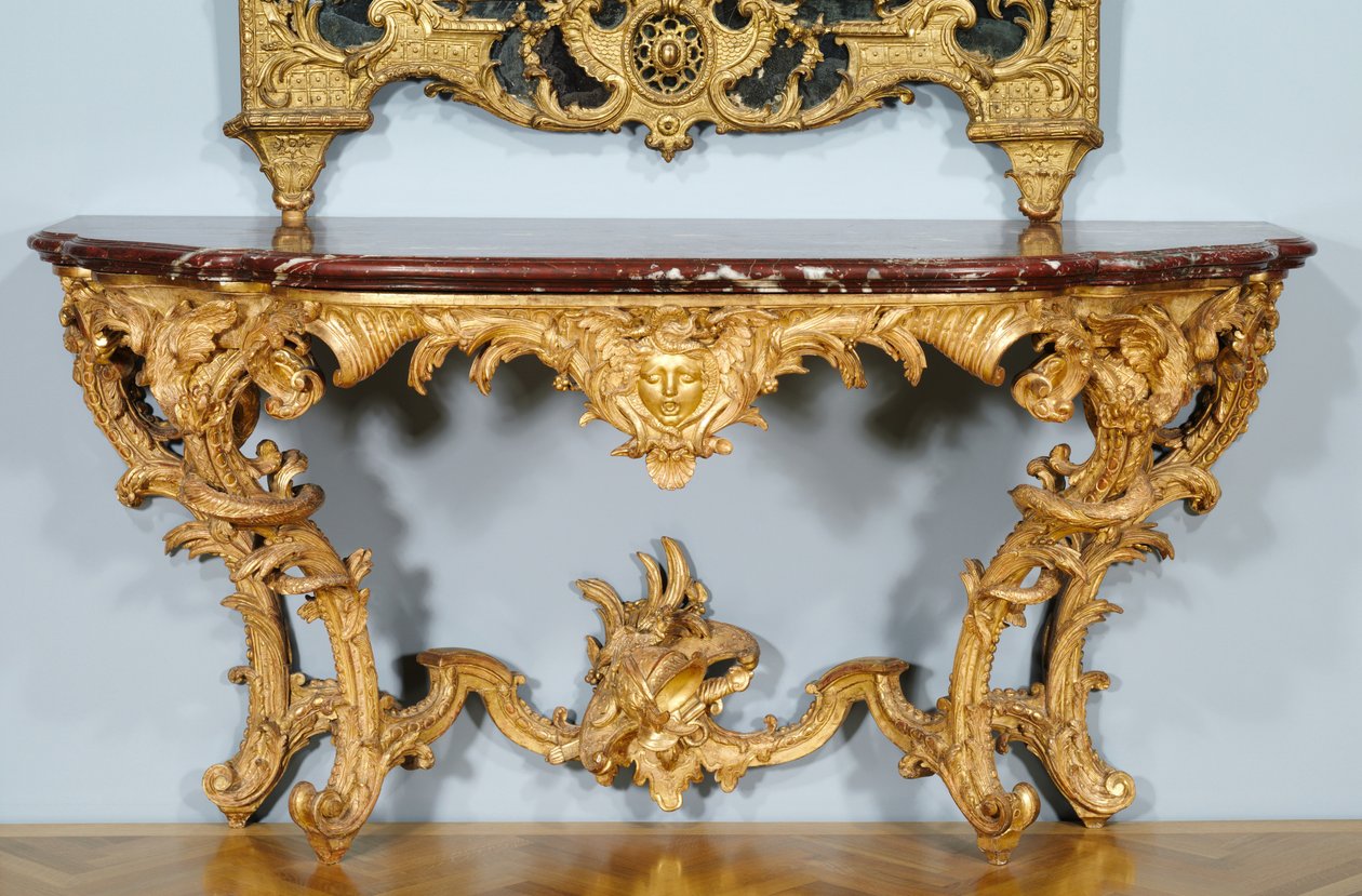 طاولة كونسول ، صممها Jules-Michel Hardouin (1635-1737) ، من صنع Pierre Turpin و Michel II Lange ، حوالي 1725 (خشب مذهب منحوت ، سطح رخامي (griotte de campan)) (انظر أيضًا 491455) بواسطة المدرسة الفرنسية