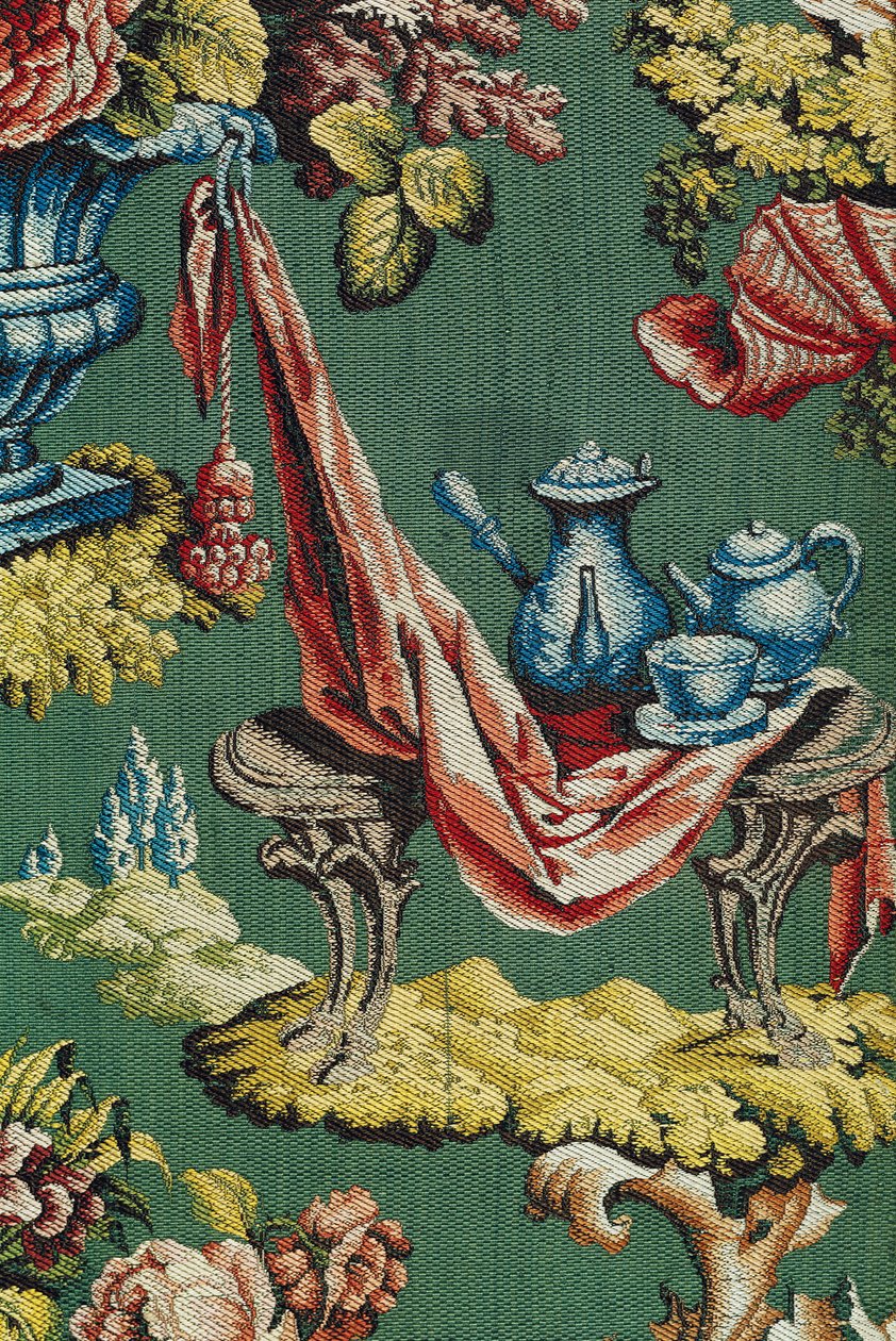 قماش يصور وعاء شوكولاتة وإبريق شاي ، ورشة ليون ، c.1730 (حرير) بواسطة المدرسة الفرنسية
