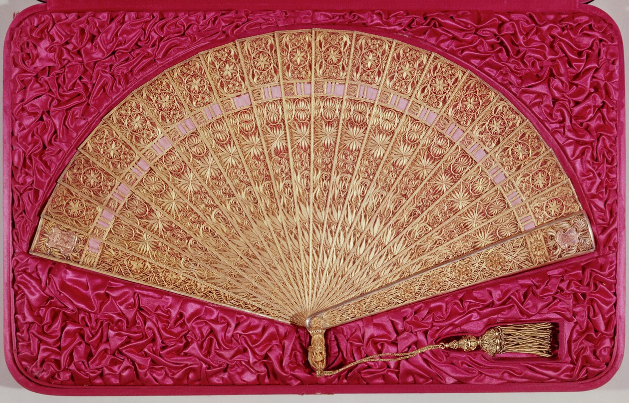 مروحة قدمها ماكسيميليان (1832-67) من هابسبورج لورين ، إمبراطور المكسيك ، إلى زوجته شارلوت (1840-1927) من بلجيكا (الصغر الذهبي) بواسطة المدرسة الفرنسية