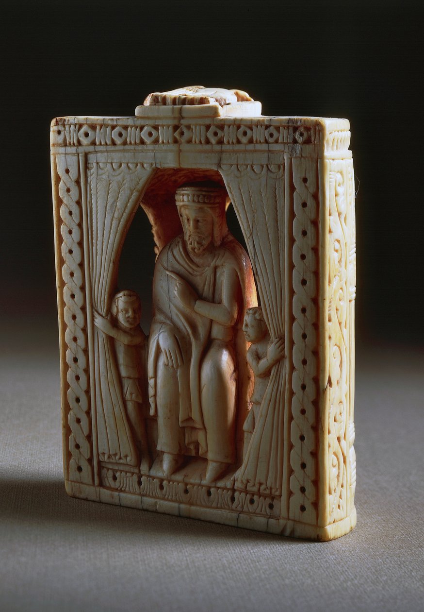 King, ivory chess piece, France بواسطة المدرسة الفرنسية
