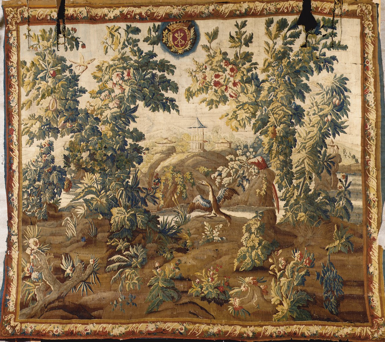 نسيج Louis XV Verdure Aubusson ، يظهر شعار النبالة كلوني بواسطة المدرسة الفرنسية