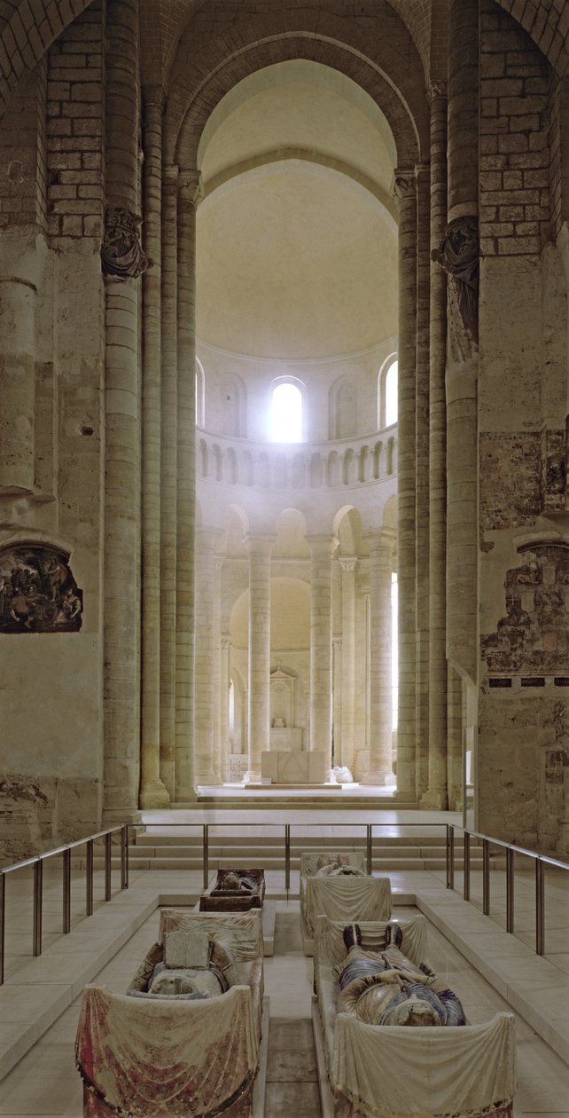 صحن الكنيسة وحرابها بدمى هنري الثاني (1133-1189) ملك إنجلترا وزوجته إليانور آكيتاين (ت 1204) بواسطة المدرسة الفرنسية