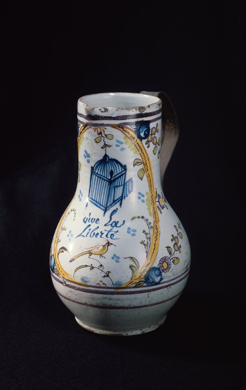 إبريق مع نقش Vive la Liberte ، 1789 (سيراميك) بواسطة المدرسة الفرنسية