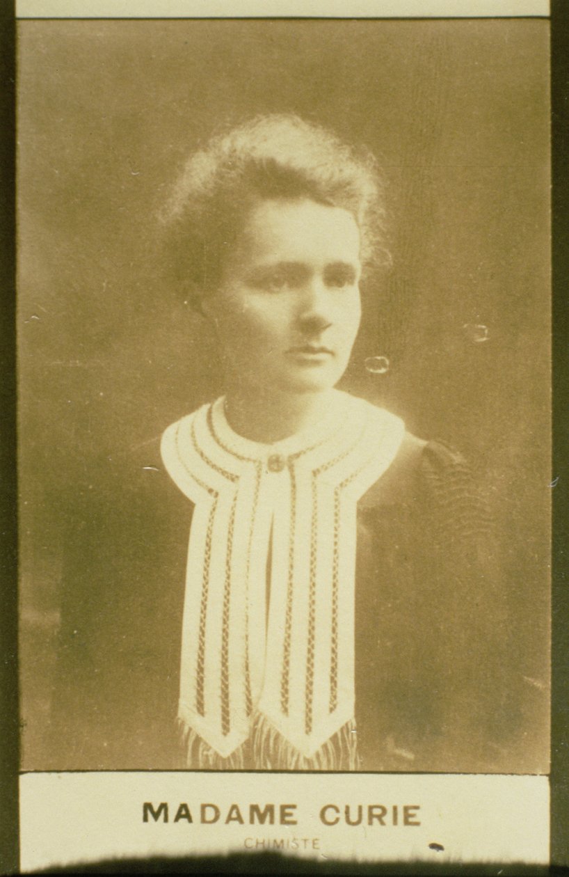صورة ماري كوري (1867-1934) (صورة بني داكن) بواسطة المدرسة الفرنسية