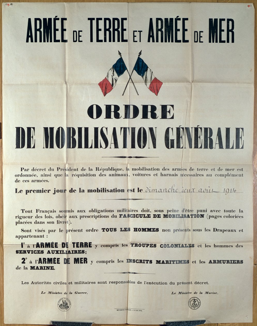 ملصق يعلن التعبئة العامة في فرنسا ، في الثاني من أغسطس عام 1914 من قبل الوزير دي لا جير وآخرون بواسطة المدرسة الفرنسية