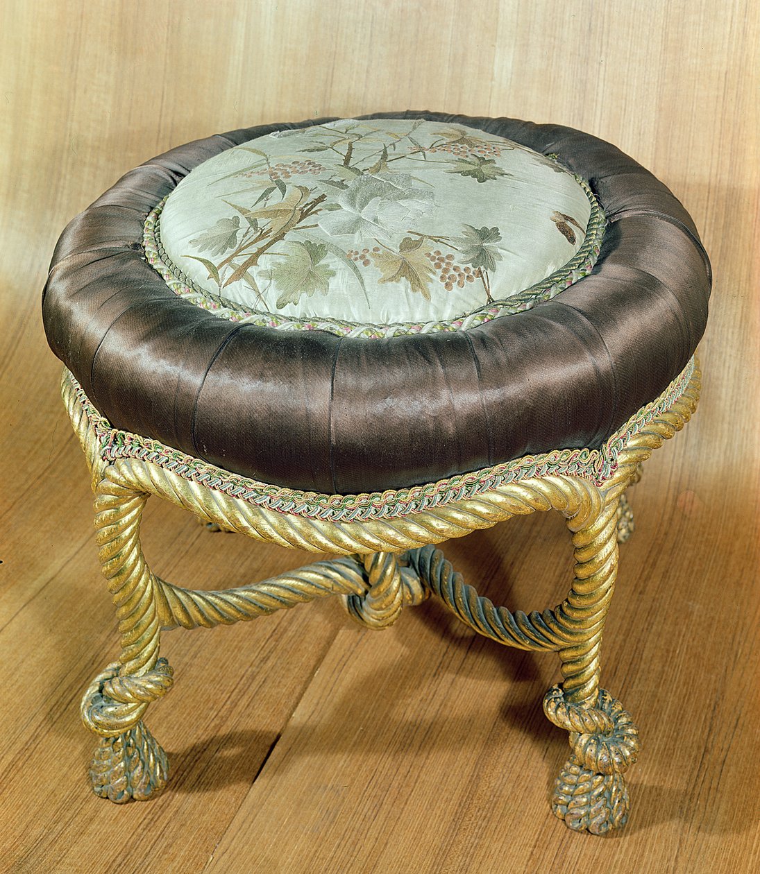 Pouffe ، Second Empire Style (خشب وحرير) بواسطة المدرسة الفرنسية