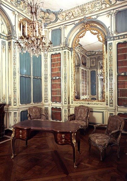 دراسة خاصة لدوفين لويس من فرنسا (1729-65) في وقت لاحق مكتبة بواسطة المدرسة الفرنسية