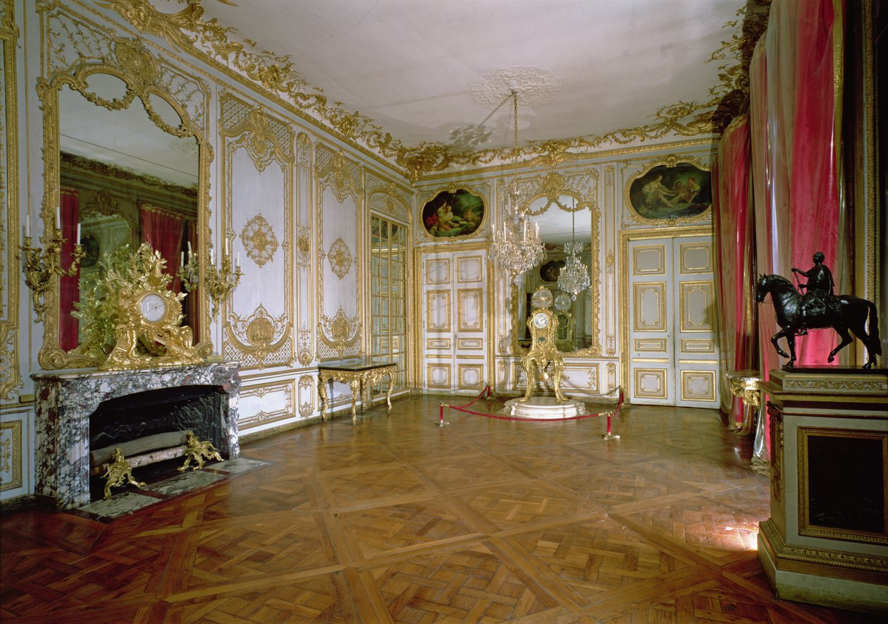 The Cabinet de la Pendule (غرفة الساعة) بواسطة المدرسة الفرنسية