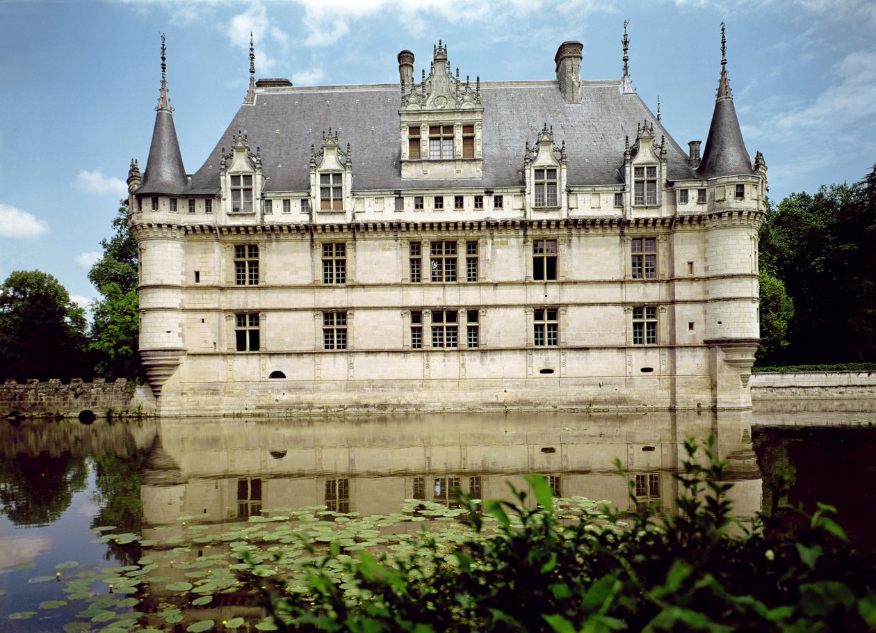 منظر لقلعة dazay le le Rideau ، بنيت لجيل Berthelot ، 1518-27 بواسطة المدرسة الفرنسية