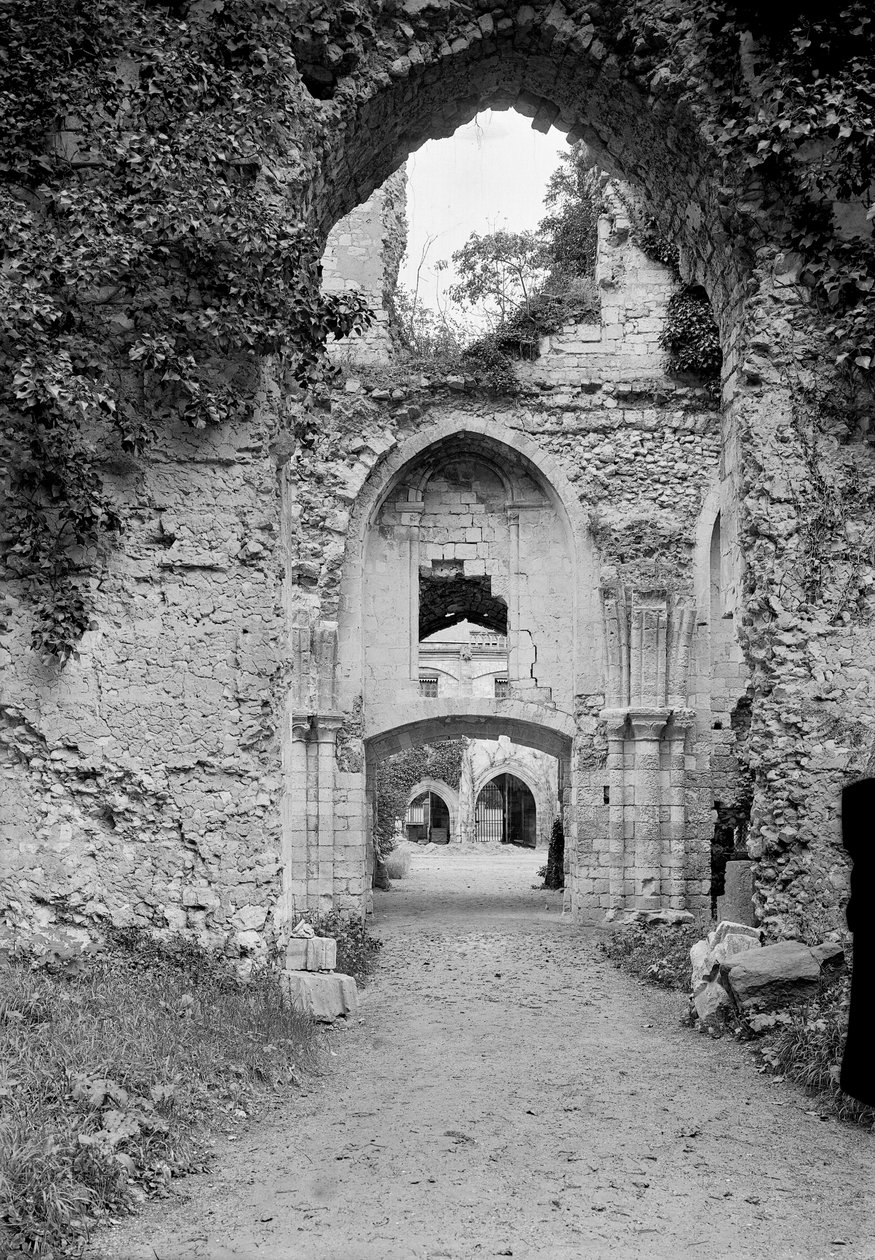 منظر للكنيسة ، c.1052-67 بواسطة المدرسة الفرنسية